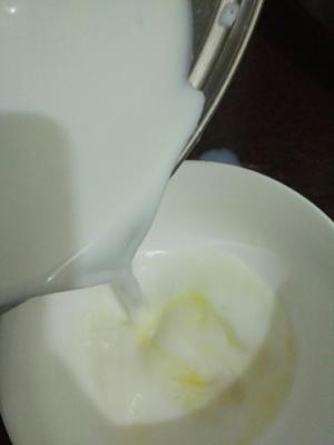 姜汁撞奶的做法 步骤5