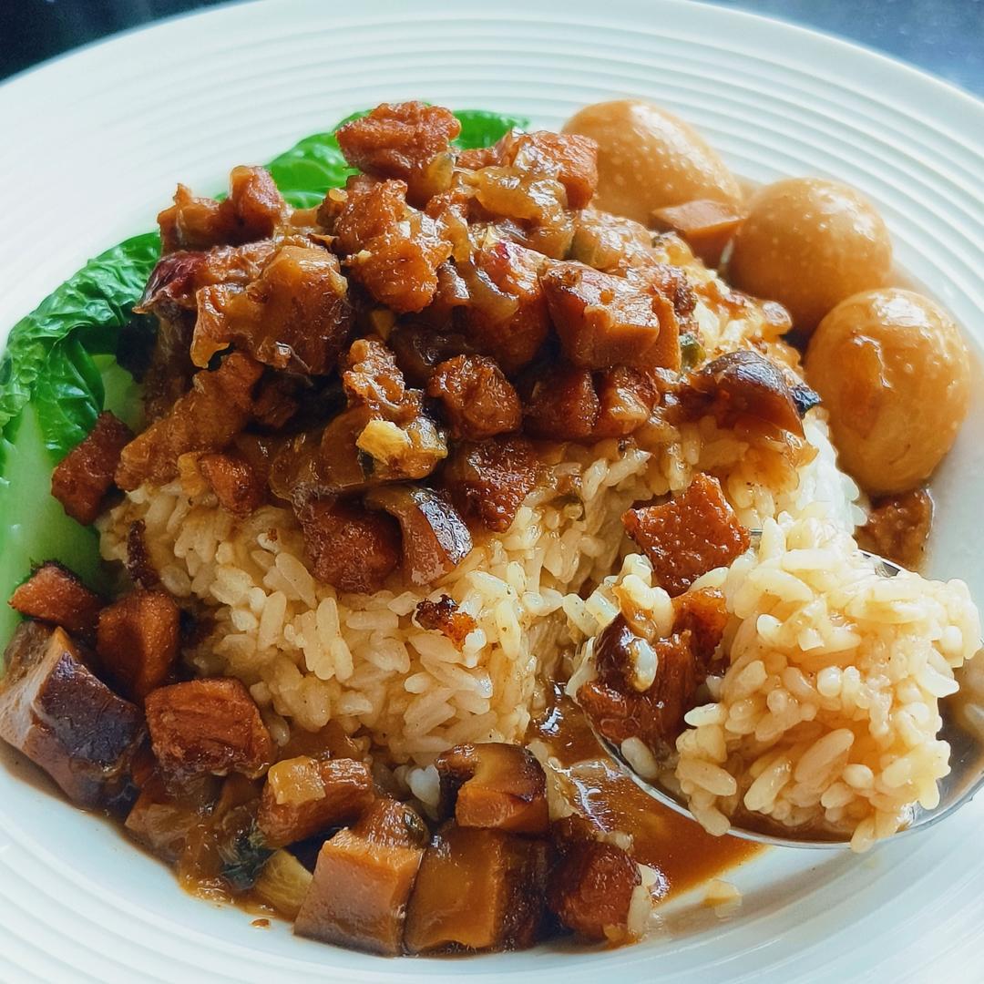 洋葱酥卤肉饭