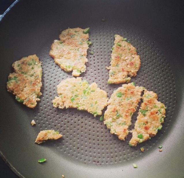 鸡胸肉饼的做法