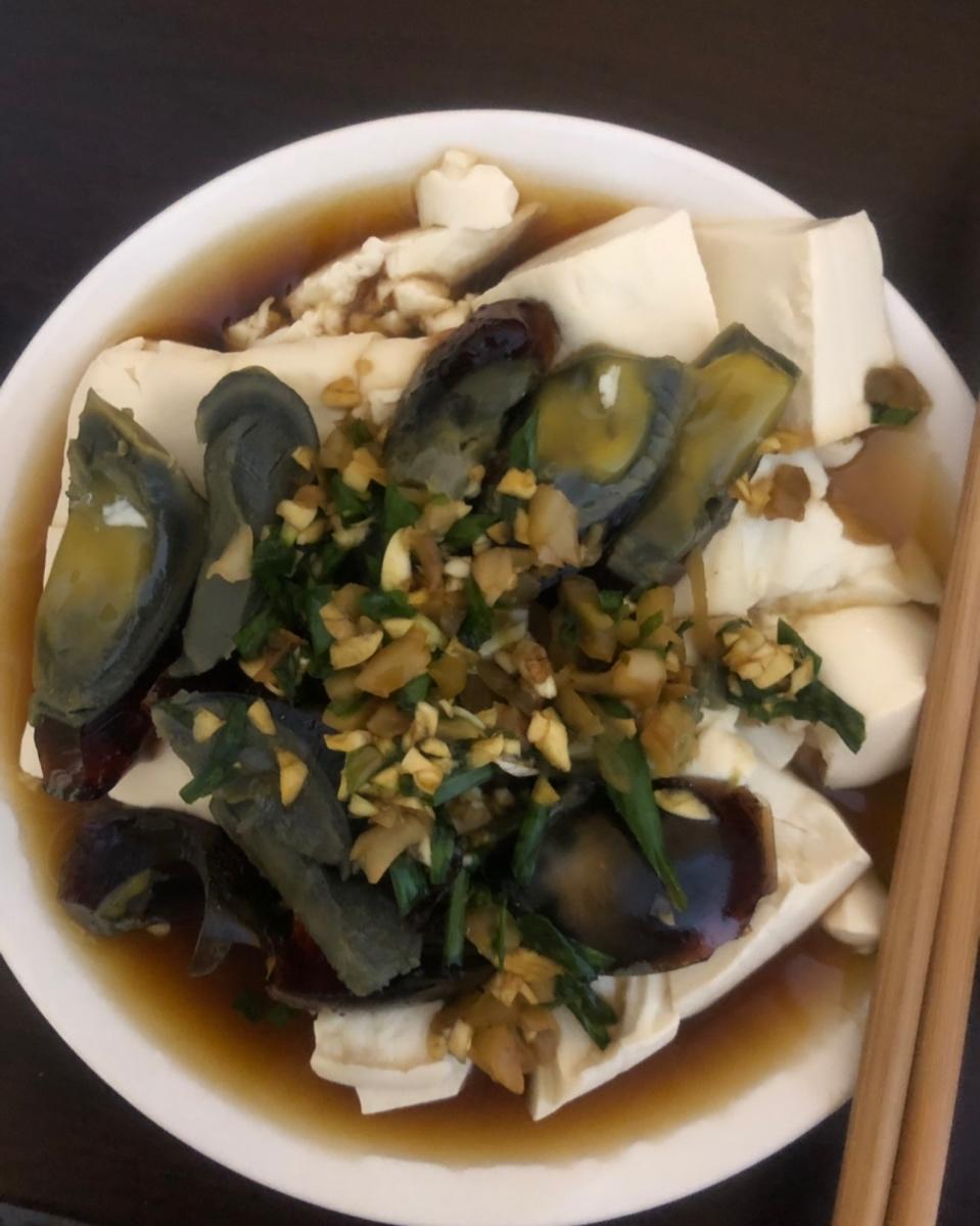 皮蛋拌豆腐