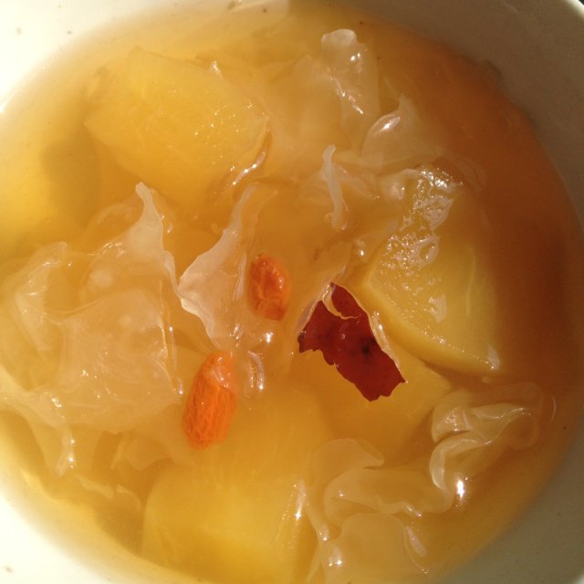 小小鹿鹿做的苹果汤