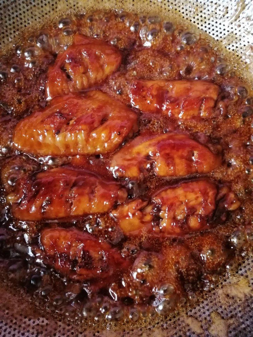 厨师长教你：“可乐鸡翅”的家常做法，味道鲜嫩可口，先收藏起来