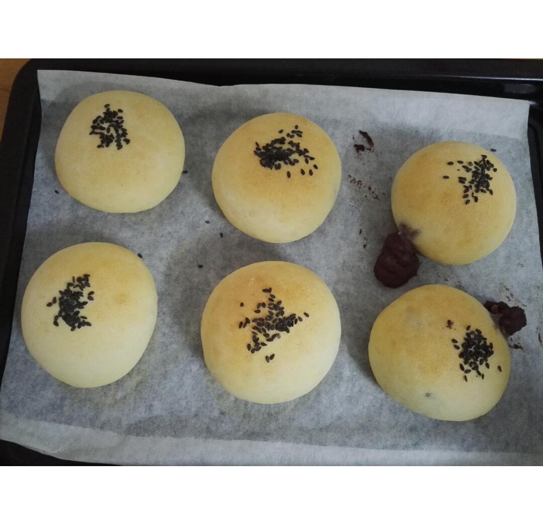 日式豆沙面包
