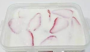 草莓牛奶冻的做法 步骤10