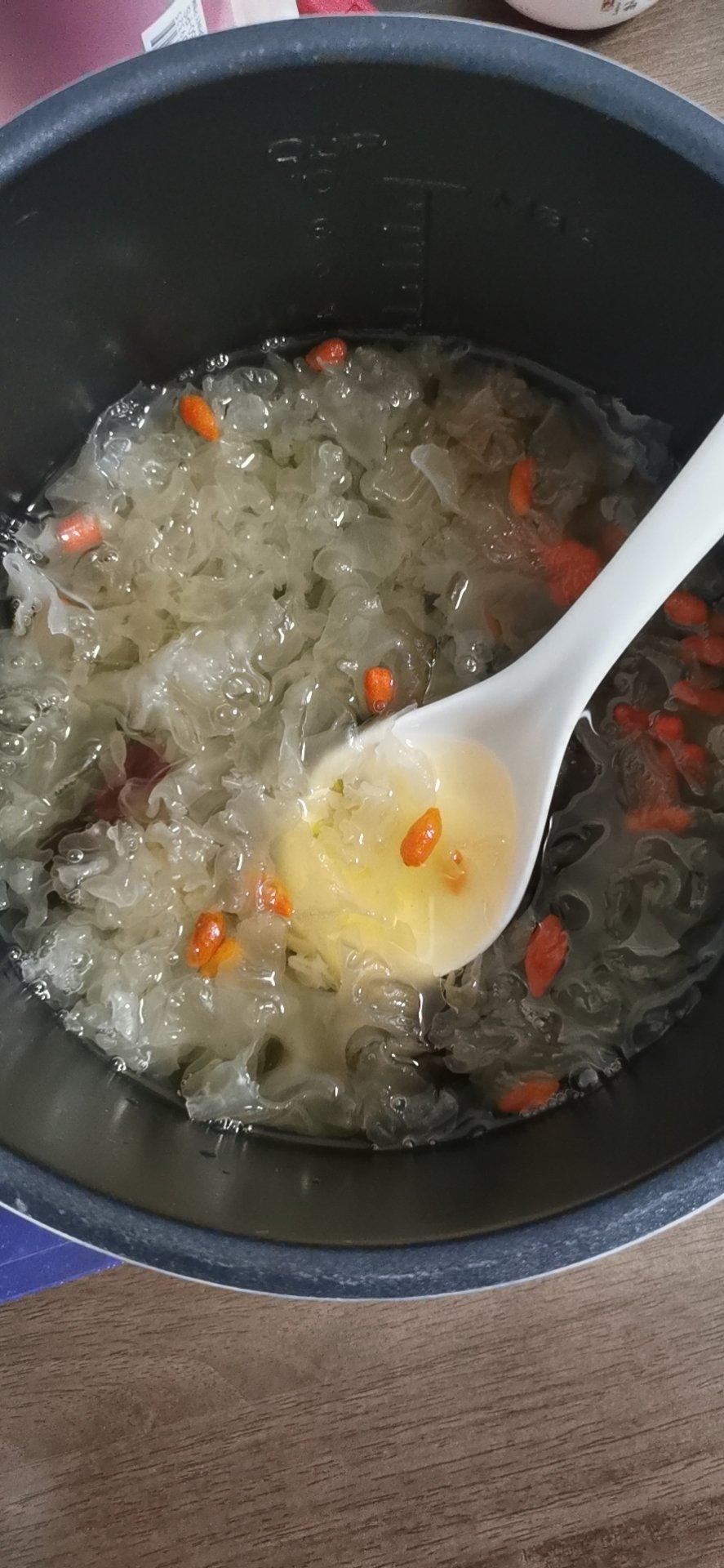 银耳红枣汤~轻易就能做好