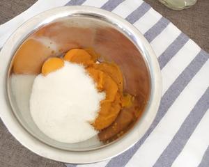 南瓜小熊米糕（宝宝辅食）的做法 步骤3
