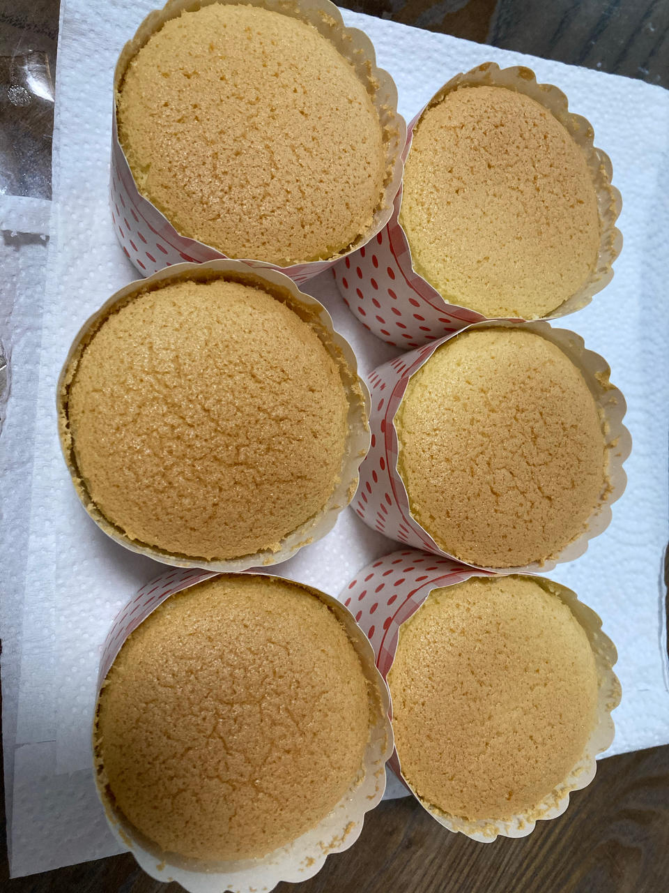 纸杯蛋糕不开裂（可做戚风蛋糕）