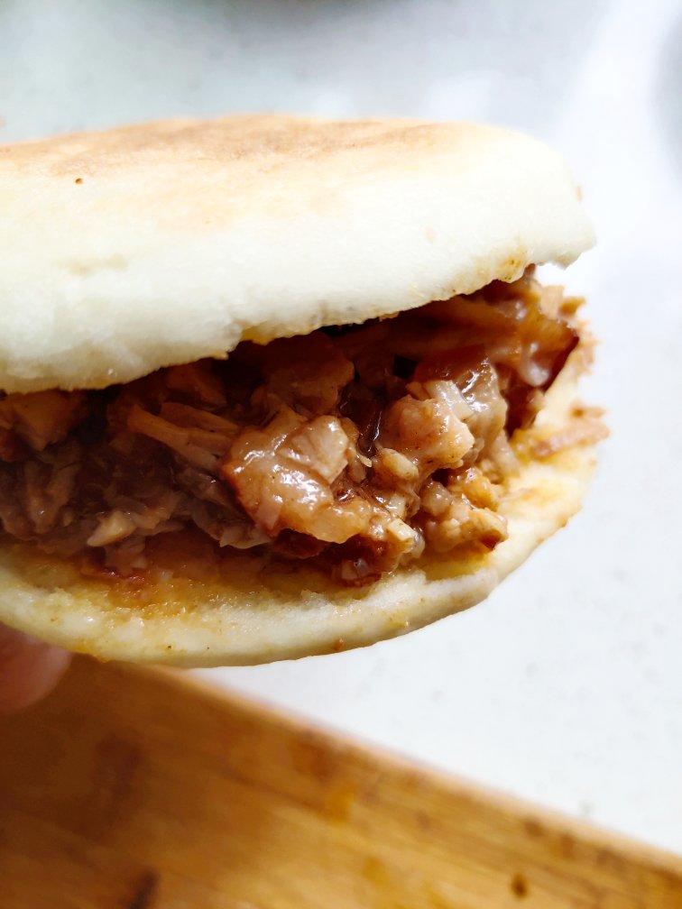 肉夹馍饼(不用泡打粉也外酥里嫩的肉夹馍饼)