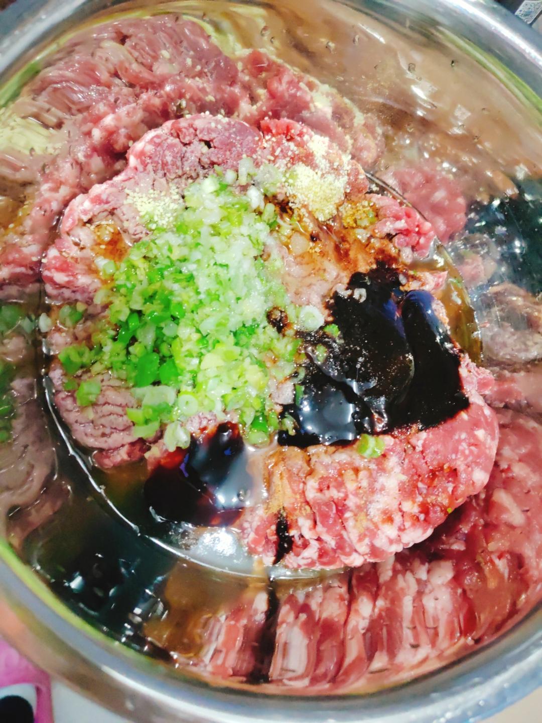香菜牛肉馅饺子