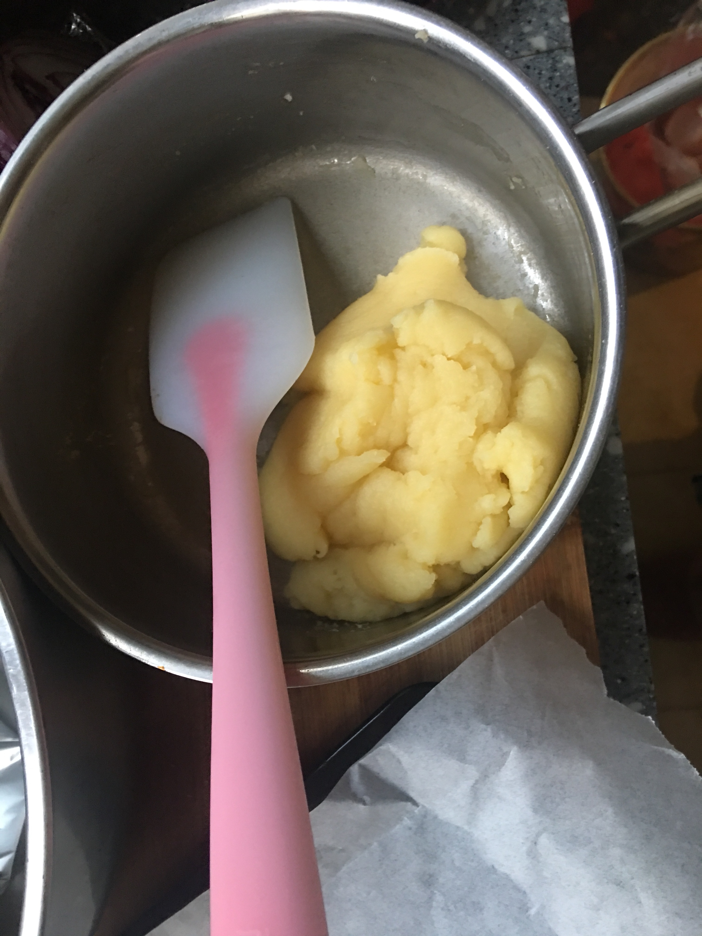 香草味卡仕达奶油泡芙的做法 步骤1