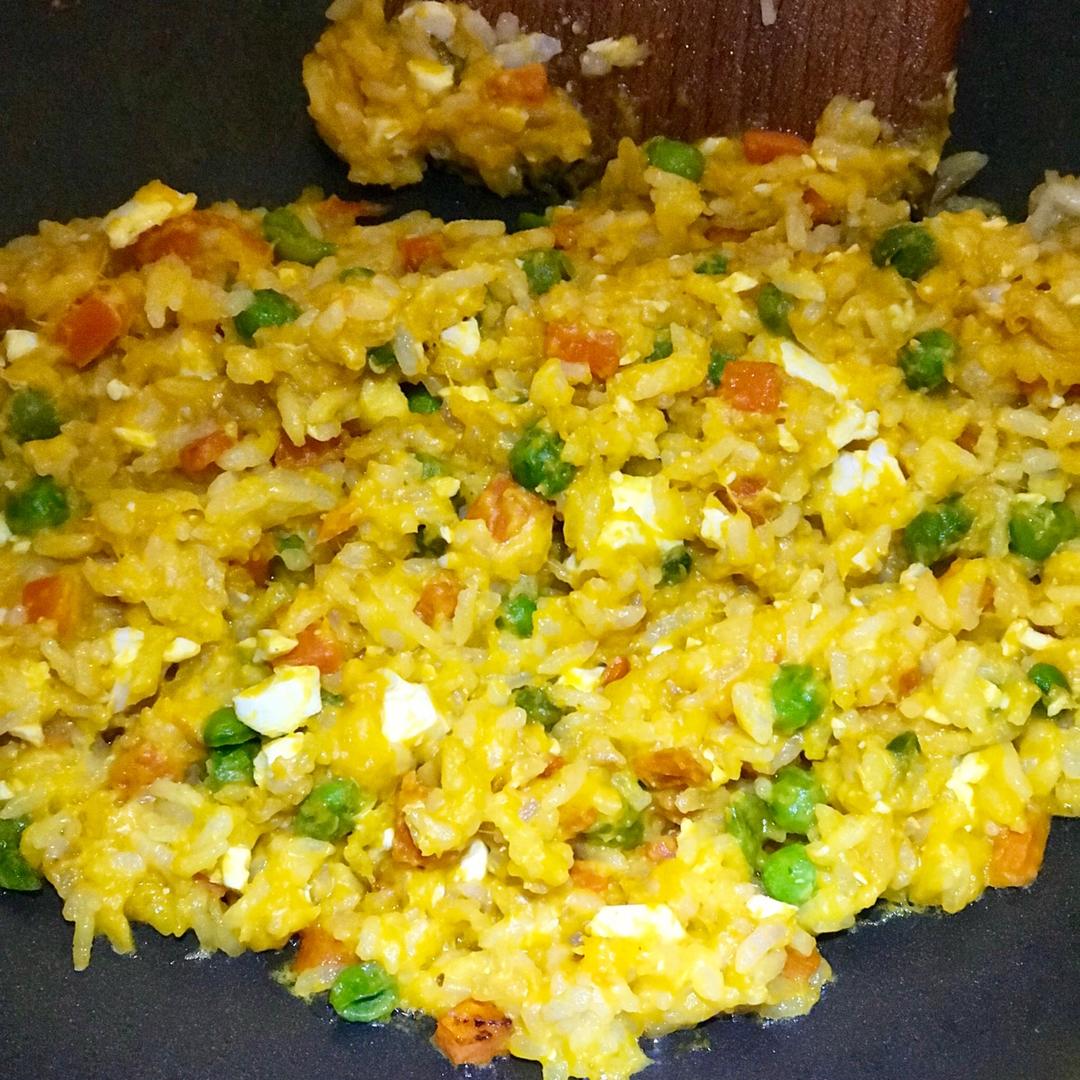 我的小王子呀做的南瓜咸鸭蛋炒饭——最好吃的南瓜炒饭【健康主食】