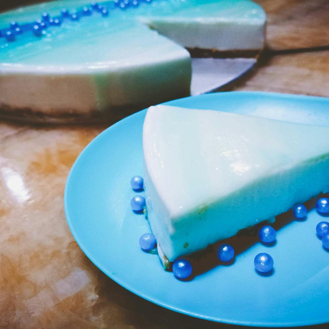 zorina卓瑞娜做的〔梦幻星空慕斯蛋糕〕镜面蛋糕