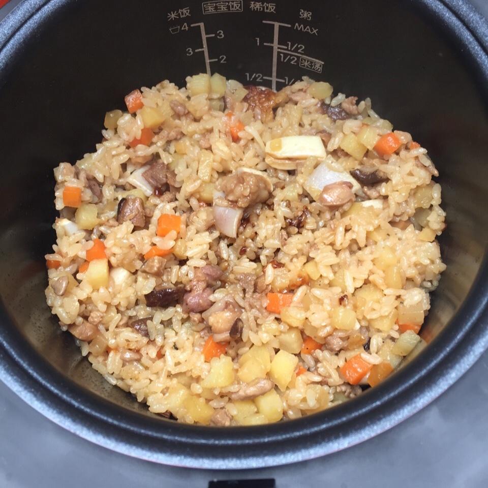 土豆焖饭（电饭锅版）