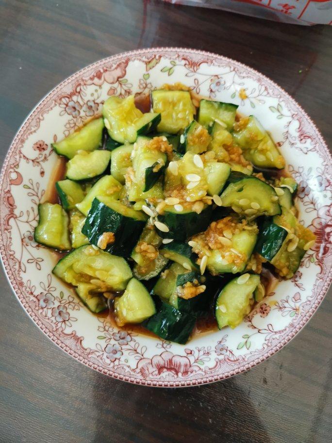 脆爽多汁的拍黄瓜