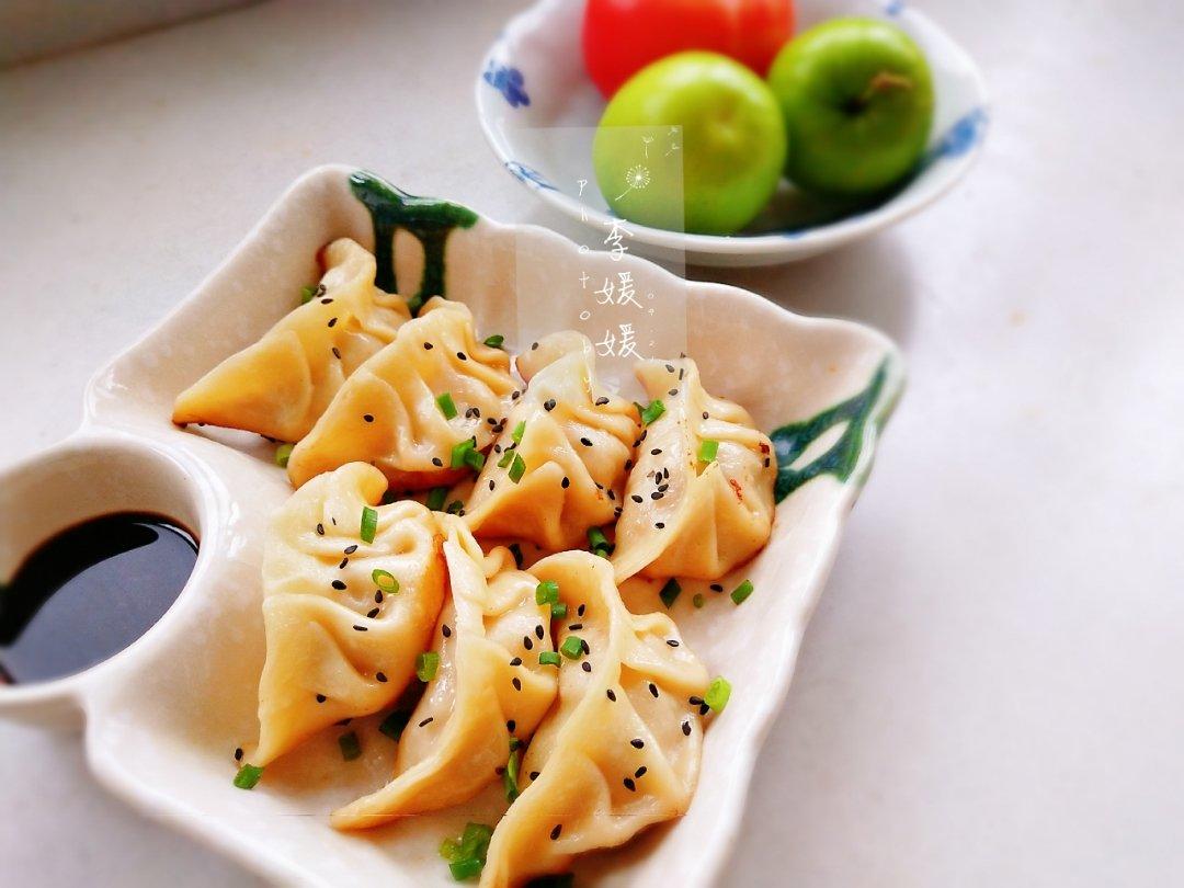 速冻水饺吃腻了吗~变锅贴吧(๑´ڡ`๑)