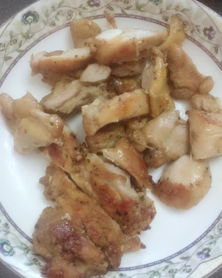 香煎鸡腿排