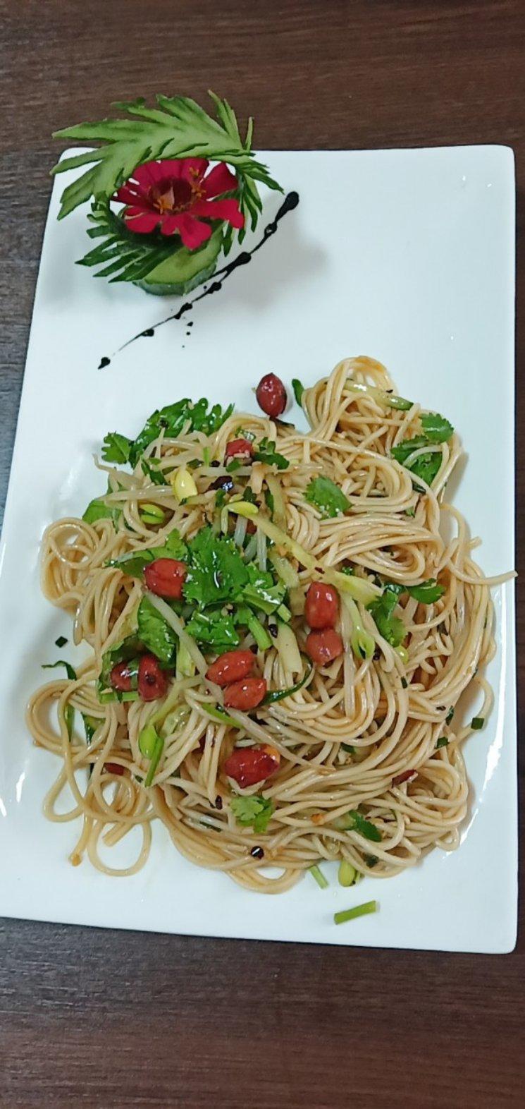 酸辣凉拌面，天热就爱吃这口