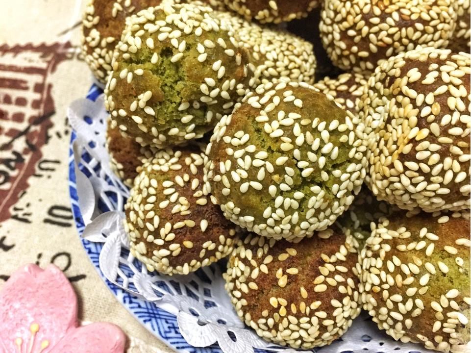 抹茶麻球（松饼粉版）的做法