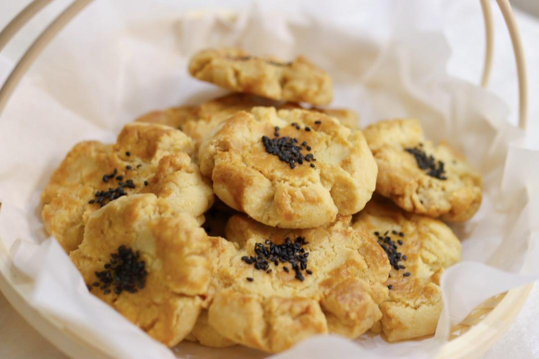 轻轻一按就碎掉的原味桃酥（不输猪油版）