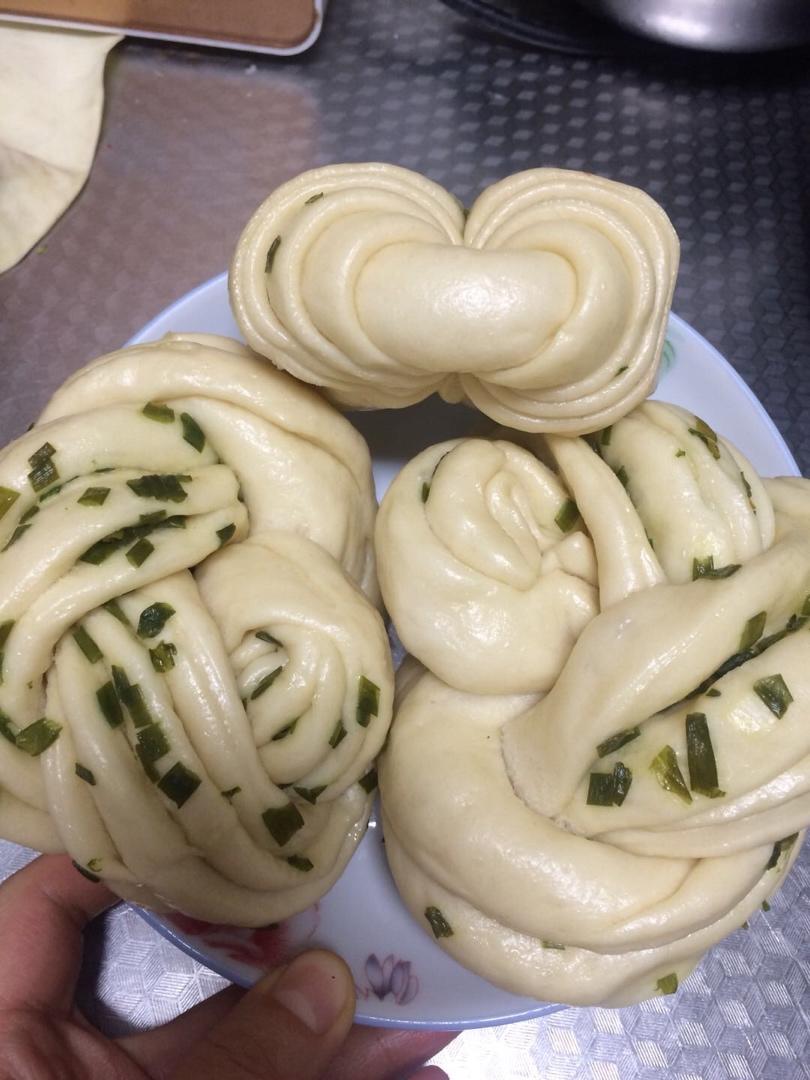 手把手教你蒸既简单又好看又好吃的花花朵🌺花卷（动图图解，一次发酵）