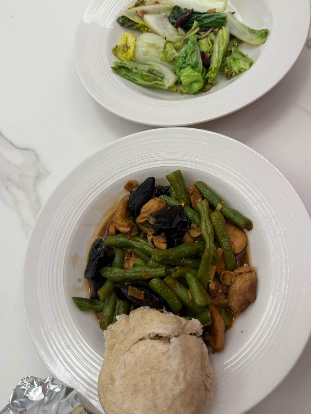 四季豆木耳炖鸡腿+红豆饭