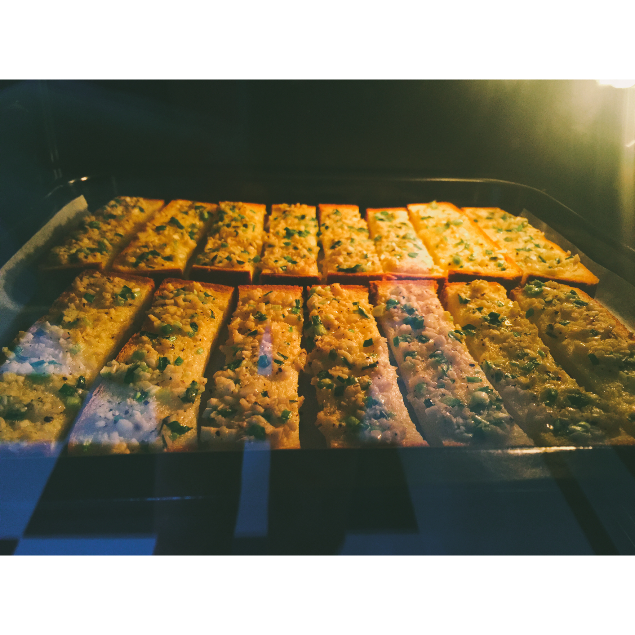 好好吃丨VOL.1 蒜你狠【蒜香吐司条】