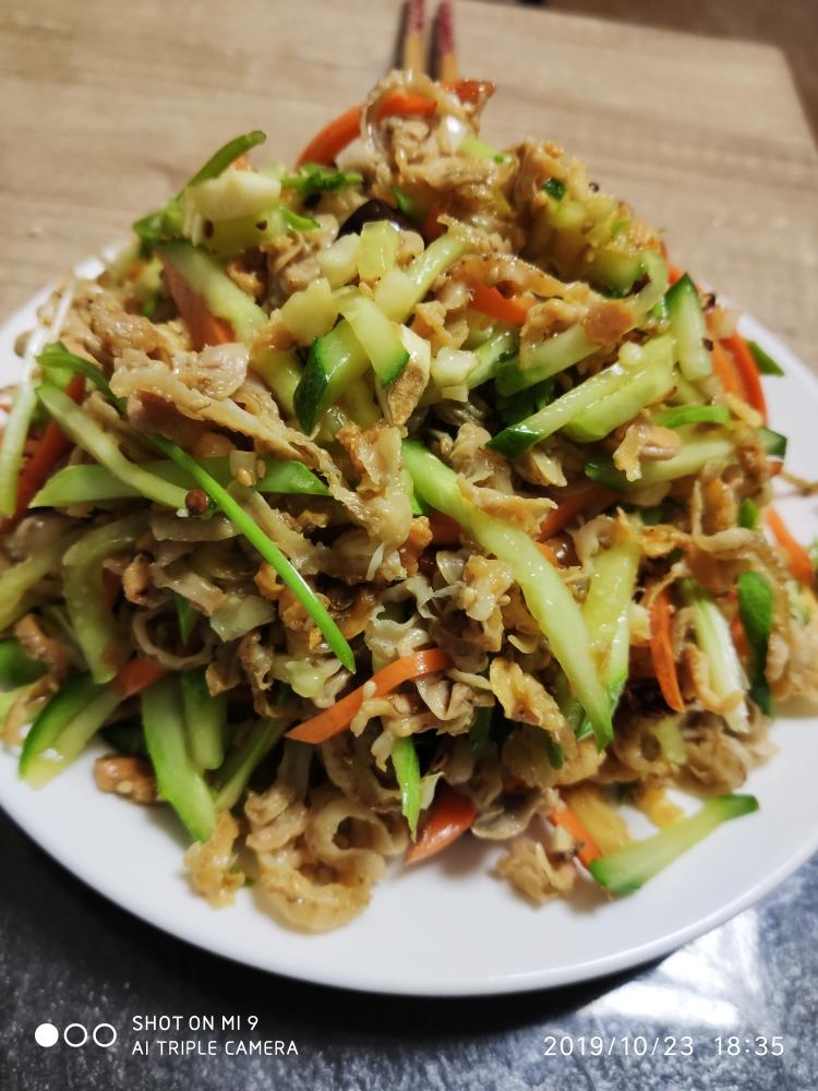 烟台特色菜温拌扇贝边