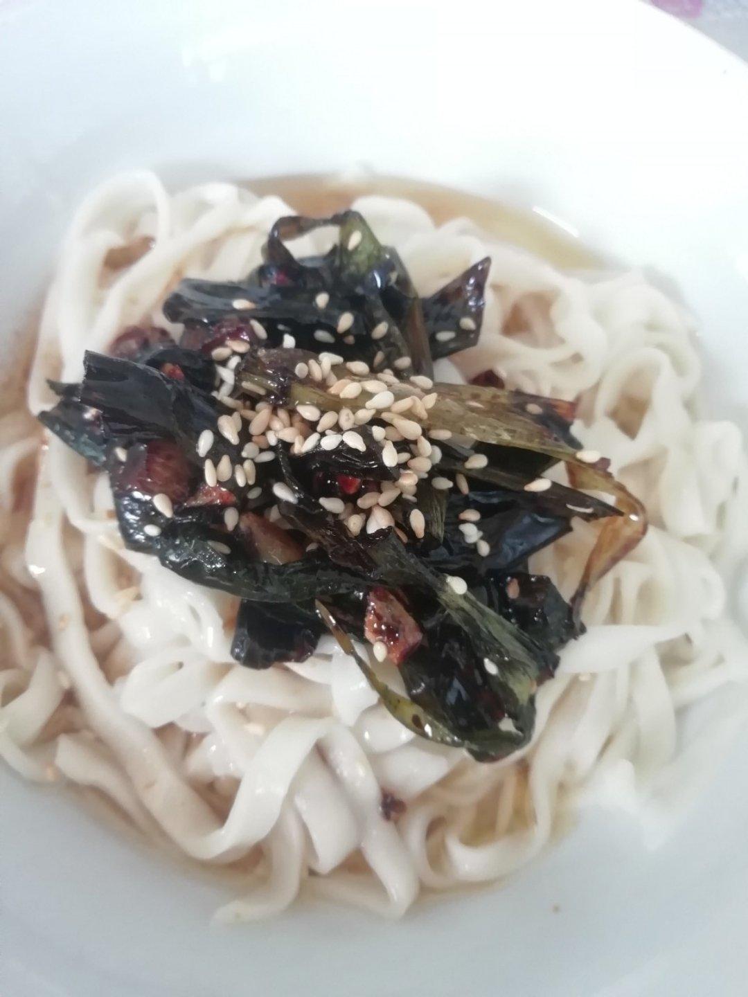 10分钟搞定的一碗葱油拌面