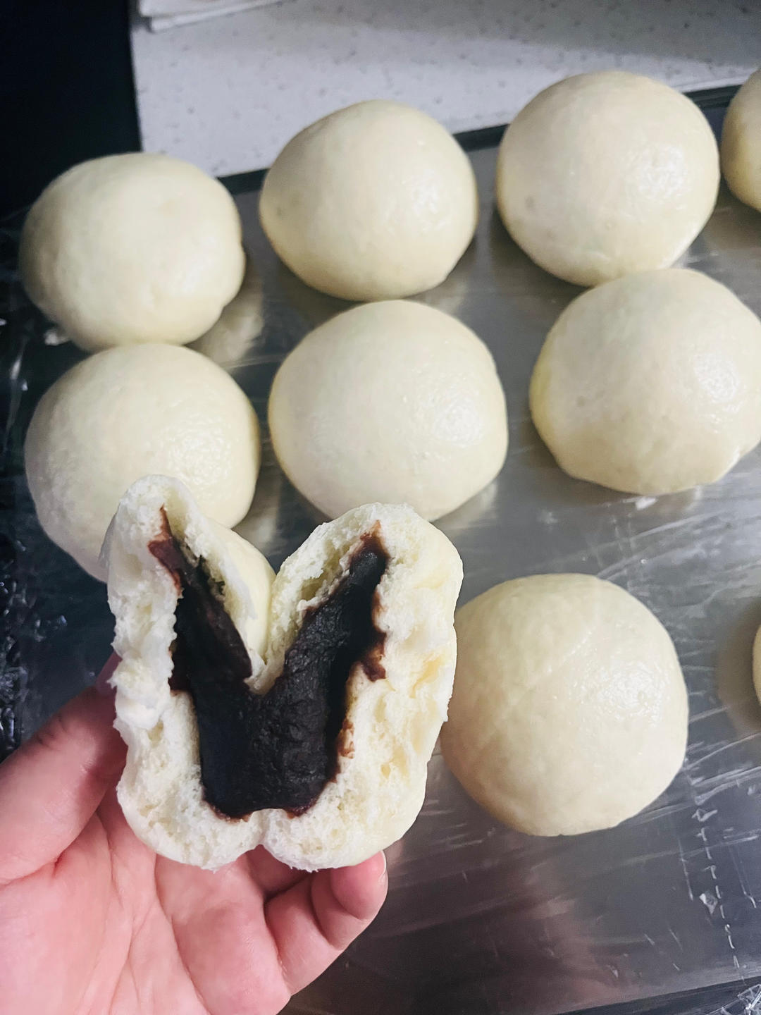 暄软可口的豆沙包