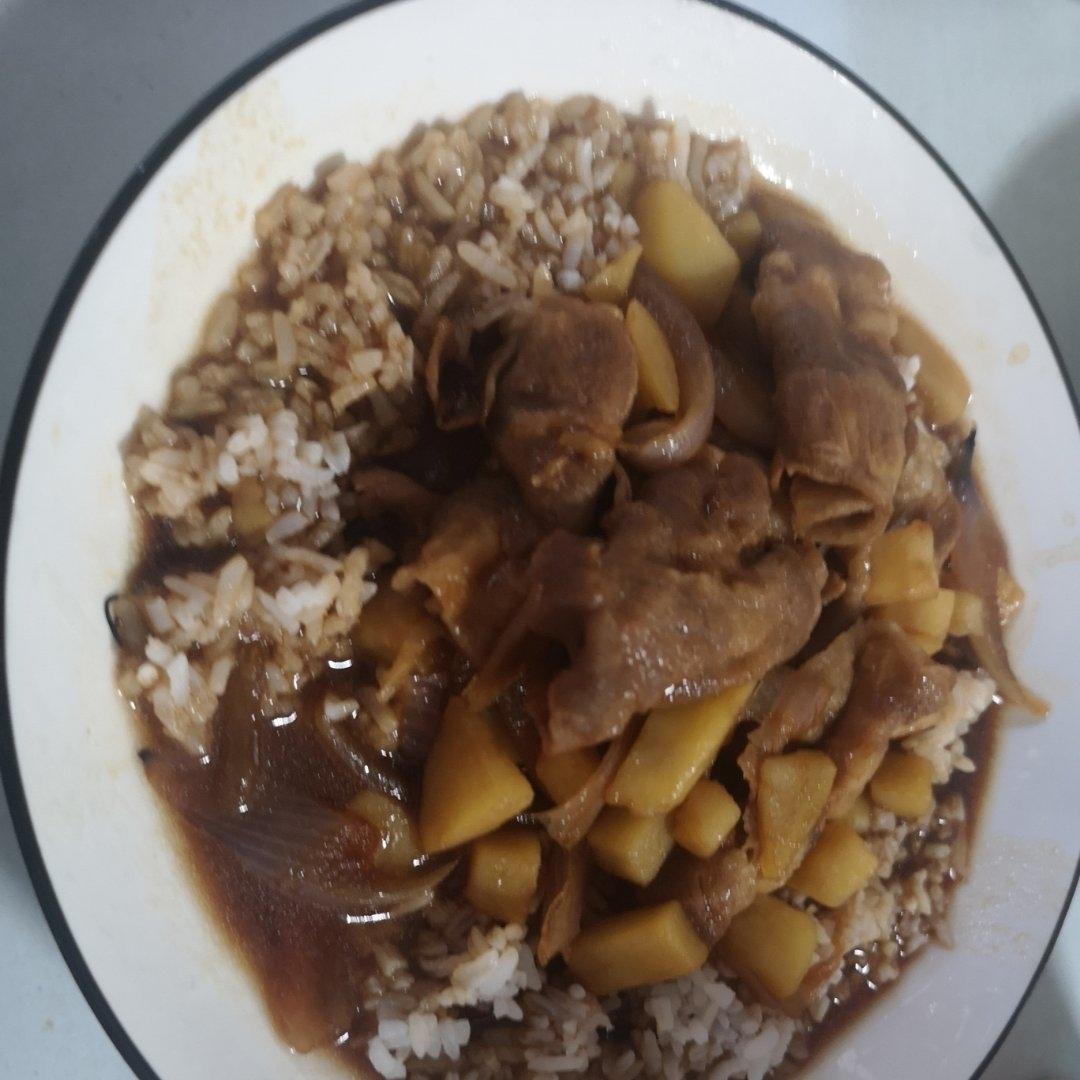 好吃到舔碗底的土豆肥牛拌饭