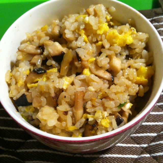 香菇鸡蛋炒饭
