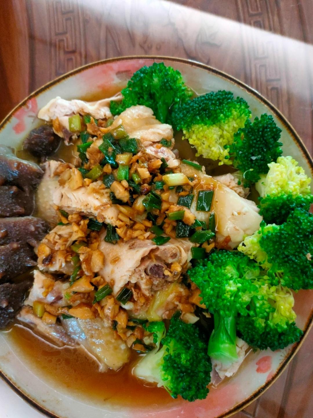 广东湛江特色美食——隔水蒸鸡 原汁原味 鸡滑肉嫩