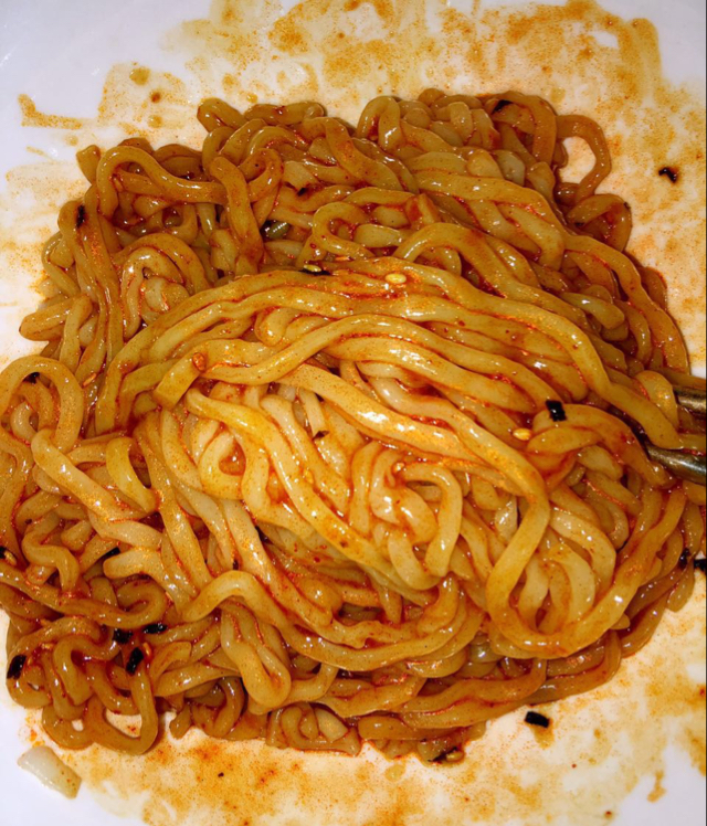 爱丽丝ye做的韩国三养超辣火鸡面