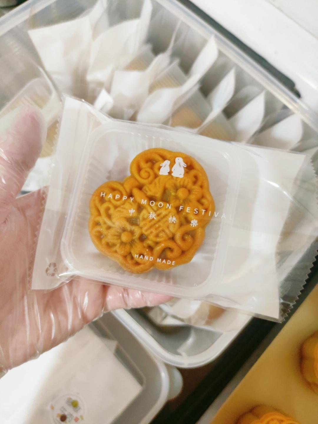 广式莲蓉蛋黄月饼/久吃不厌的经典组合