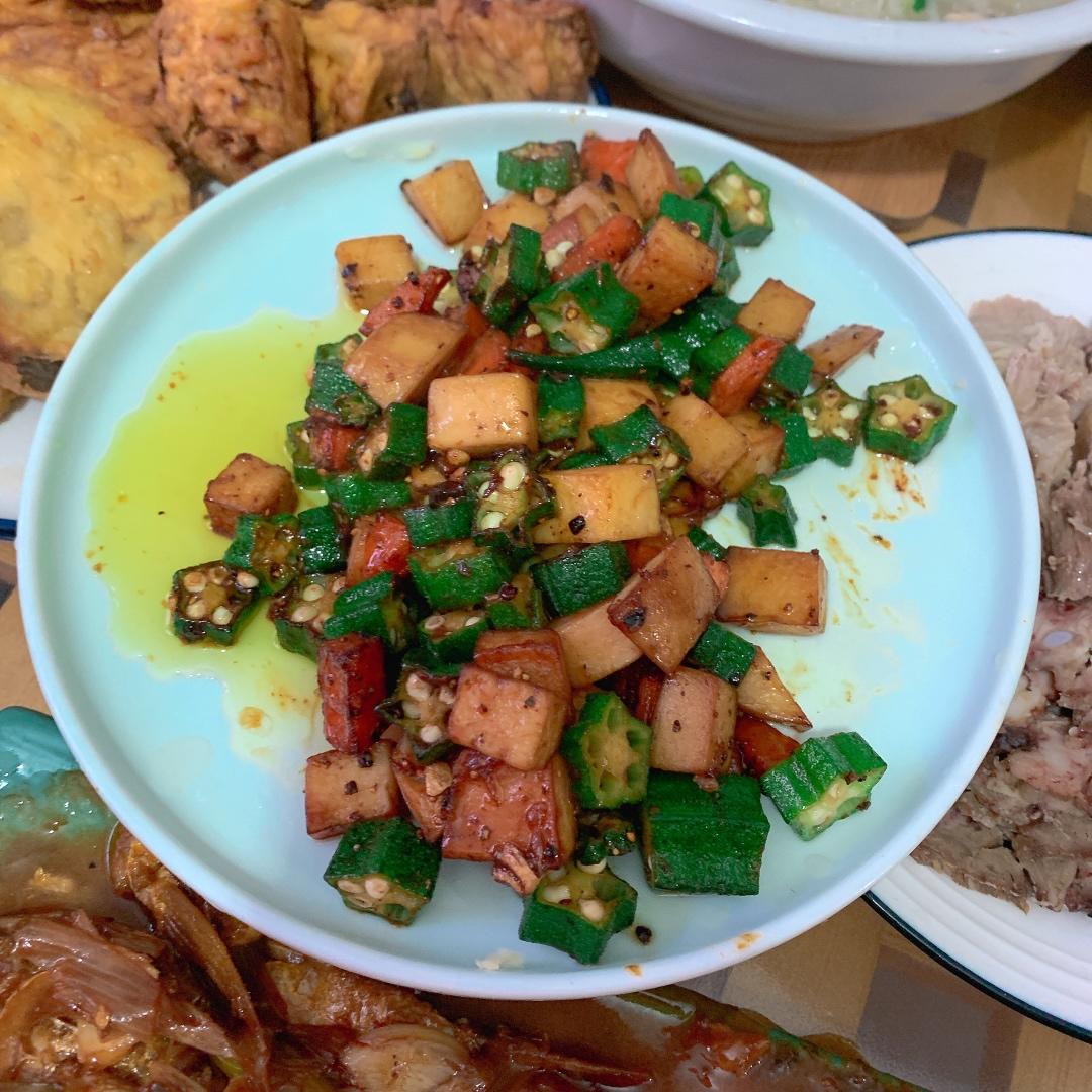 黑椒鸡丁杏鲍菇