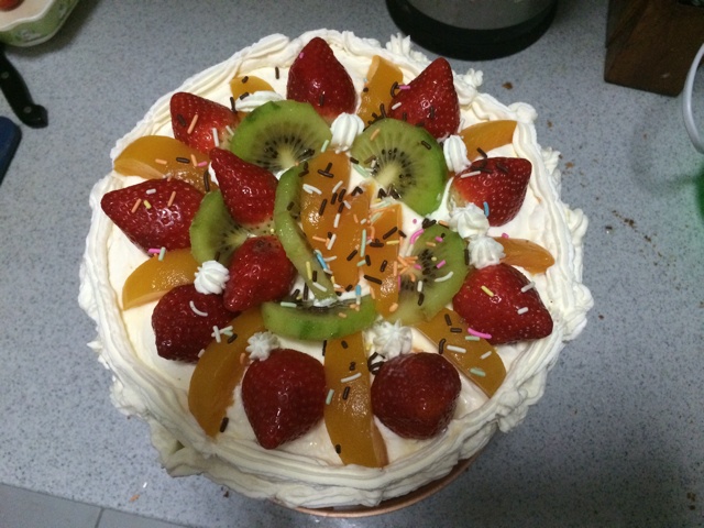 奶油水果装饰蛋糕