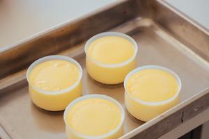 丁财兴旺-鸡蛋炼乳布丁的做法 步骤11