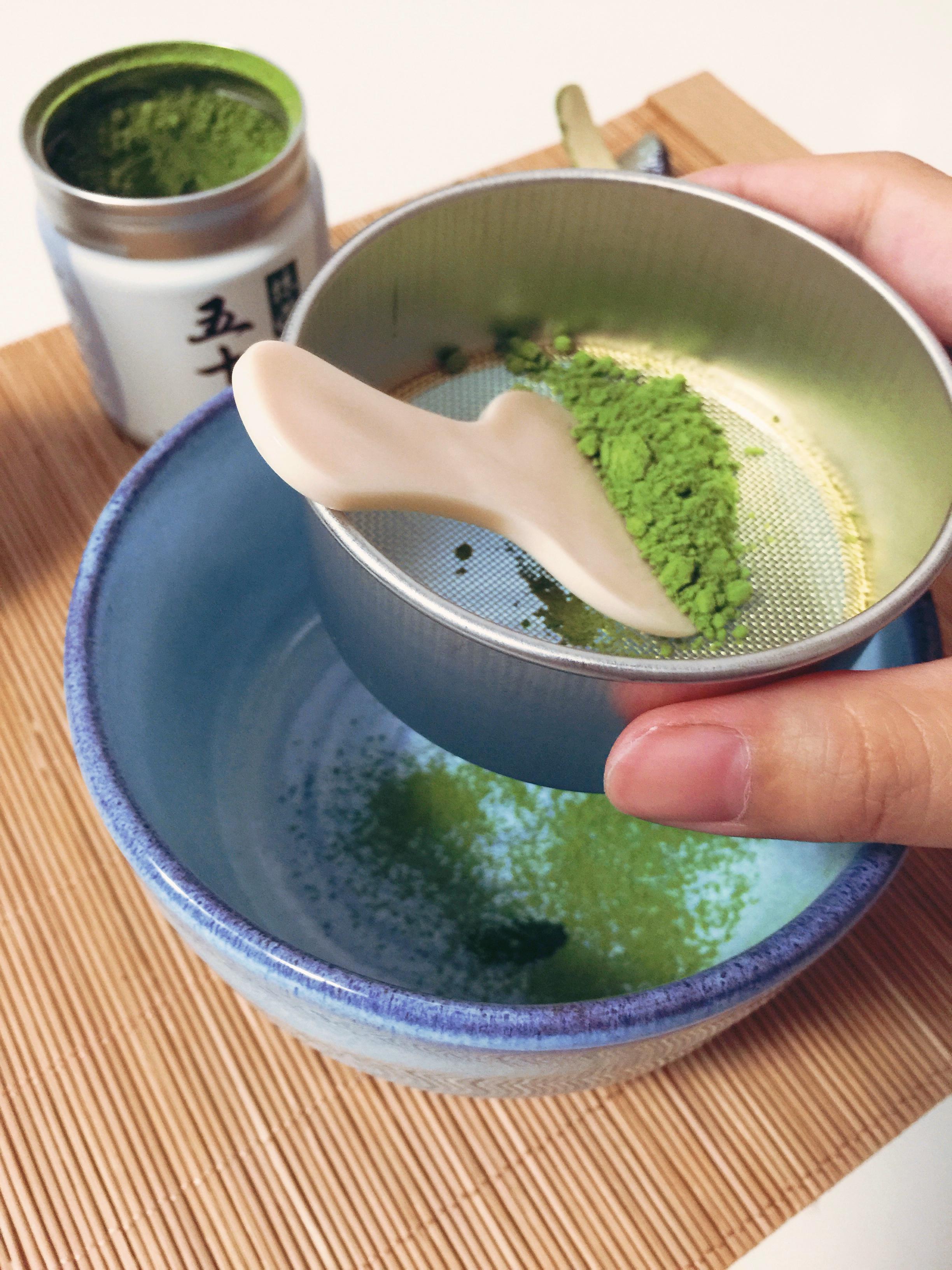 日本传统点茶打抹茶步骤 【丸久小山园版】的做法 步骤2