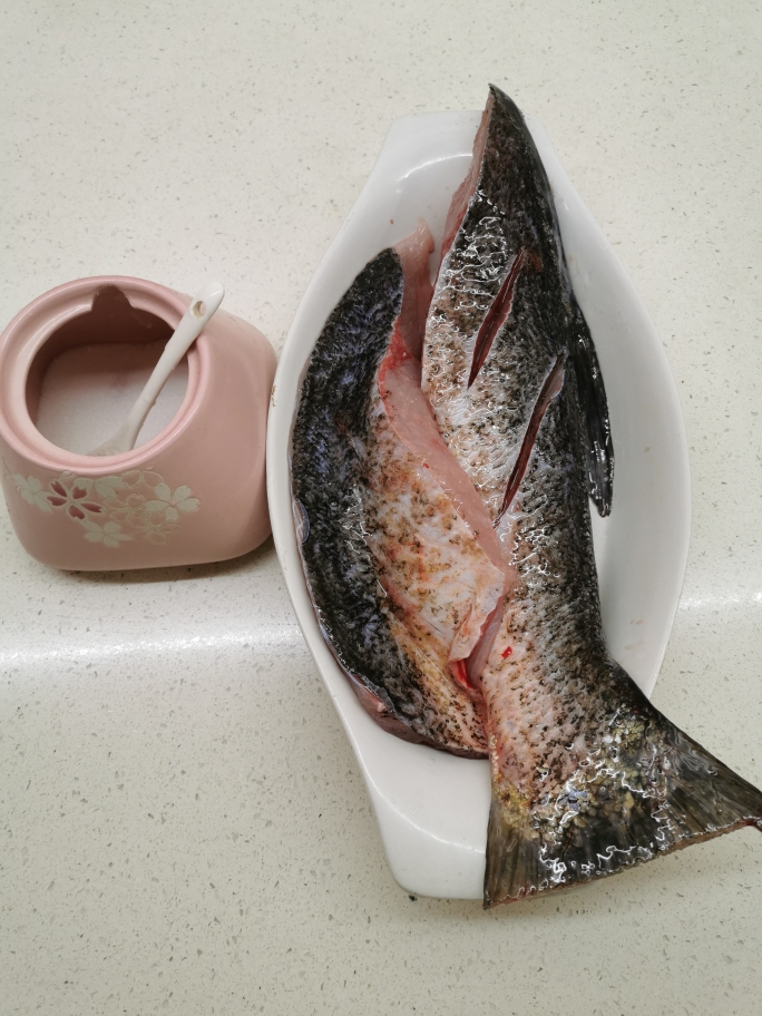 奶白色的汤~麻鲢鱼头火锅的做法 步骤3