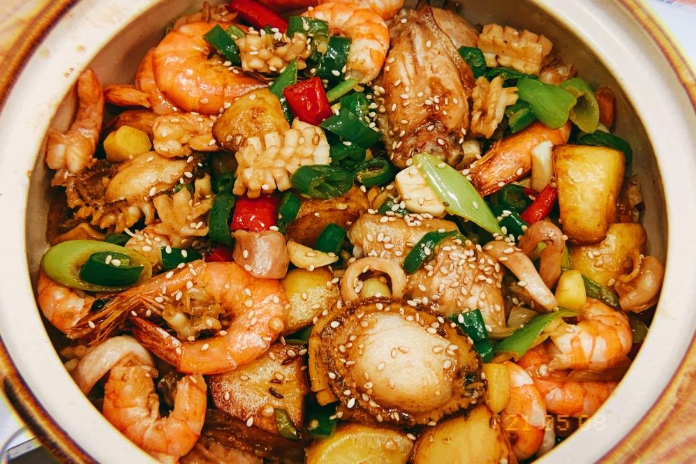 鲍鱼鲜虾鸡翅煲