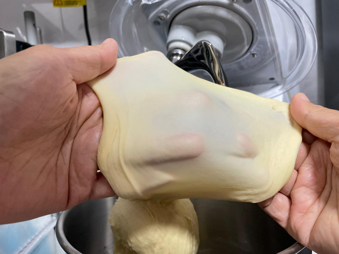 一次发酵，松软拉丝的牛奶小餐包