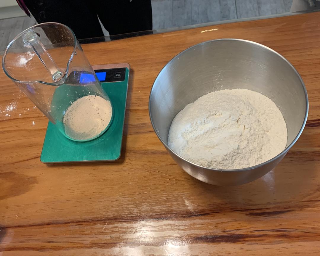纯奶手撕吐司的做法 步骤1
