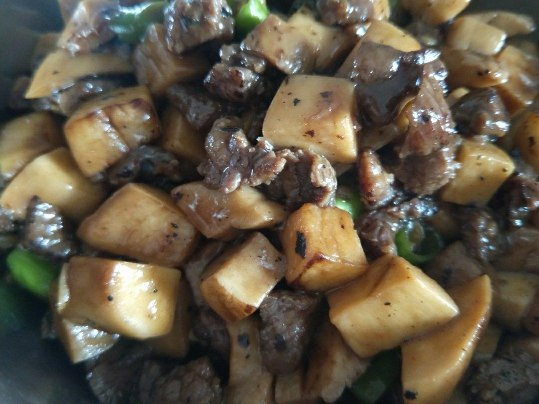 家常菜~杏鲍菇烧牛肉粒