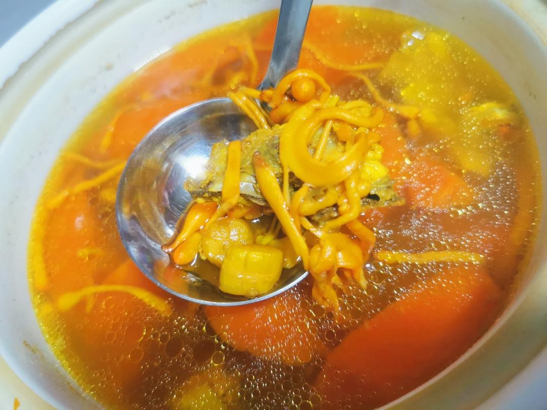 虫草花元贝胡萝卜煲鸡汤的做法