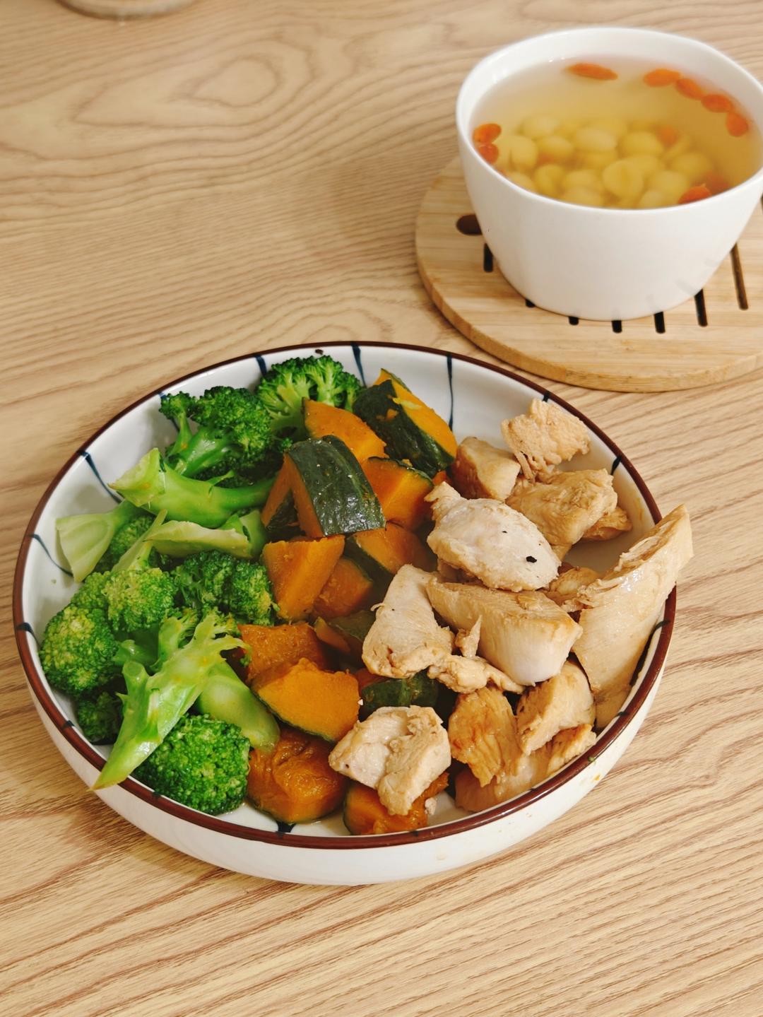 鸡胸肉西兰花南瓜玉米沙拉