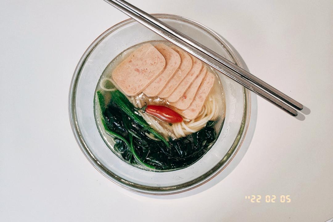 港式餐蛋面