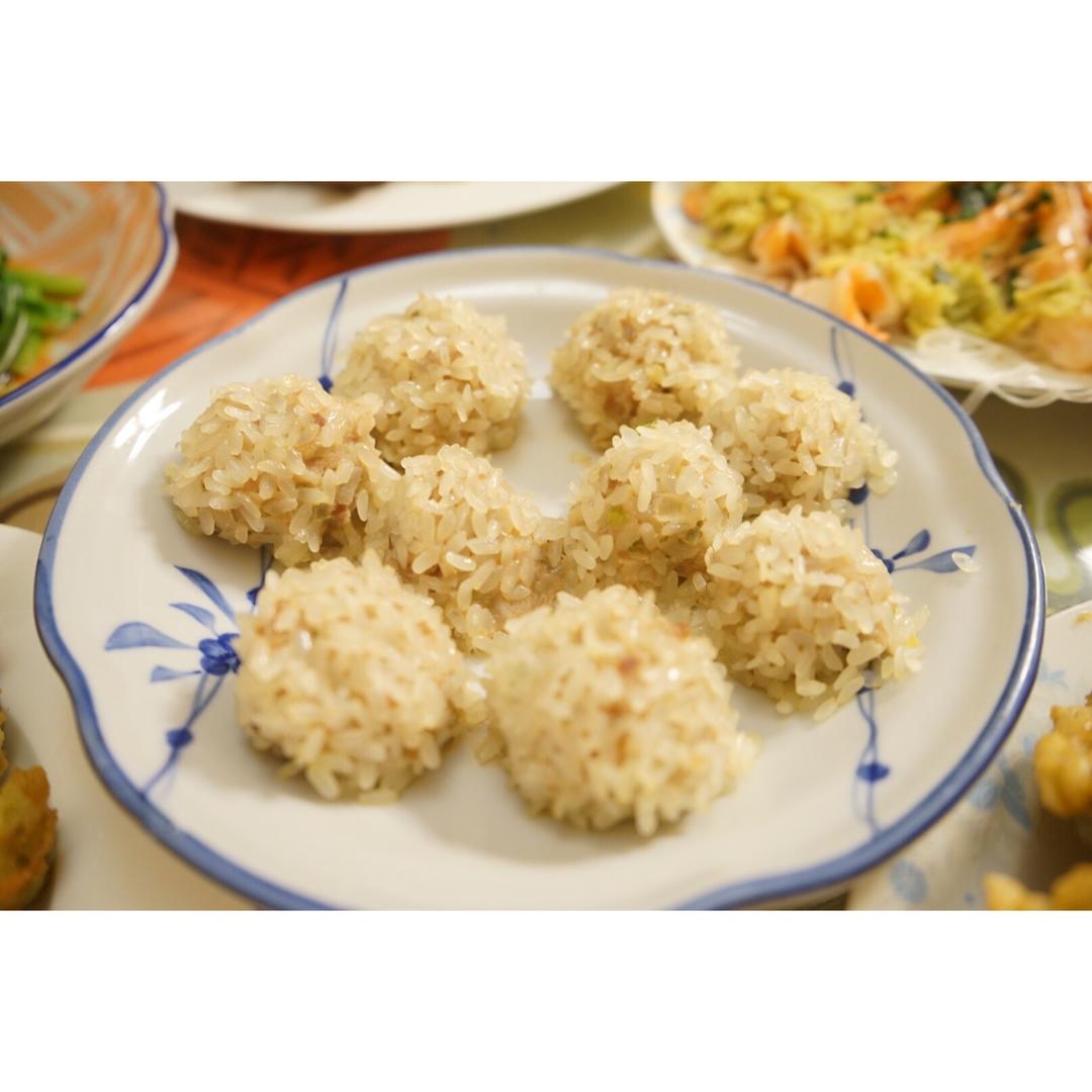 小吃 珍珠圆子 hiairel做的珍珠圆子糯米,猪肉,姜,生粉,盐,鸡精