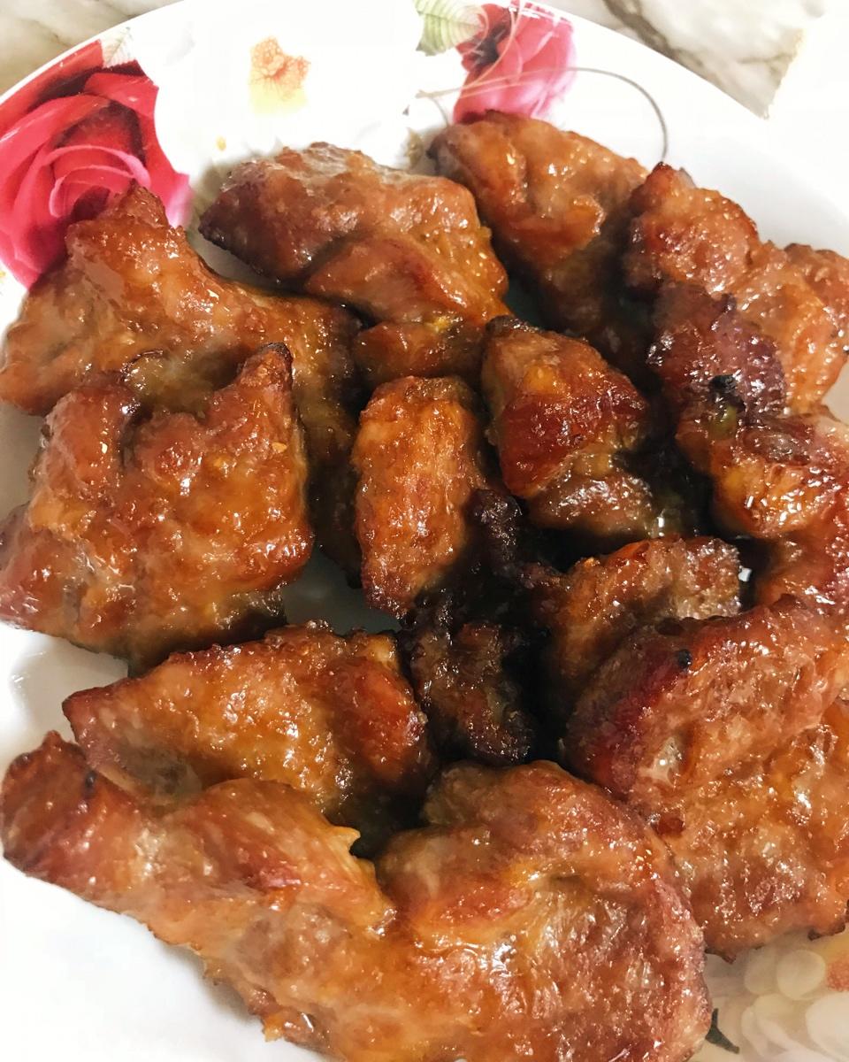 小曼曼_做的香烤梅肉 赞 梅肉,白砂糖,生抽,淀粉,芝麻香油,大蒜