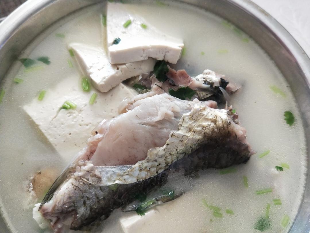 鲫鱼豆腐汤
