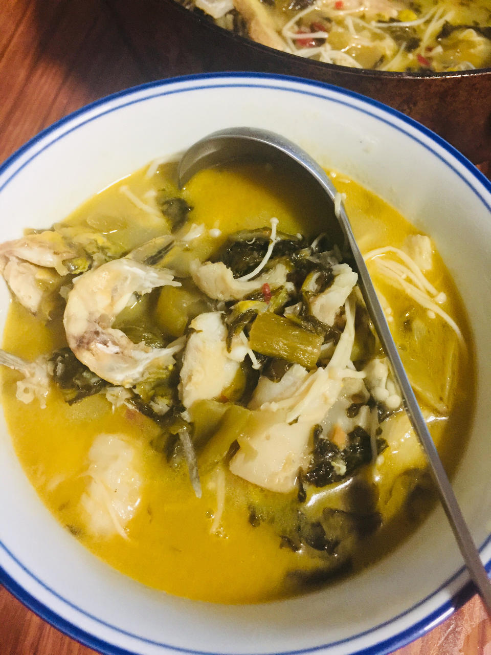 厨师长教你：“酸菜黄骨鱼”的正宗做法，一道营养丰富的家常菜